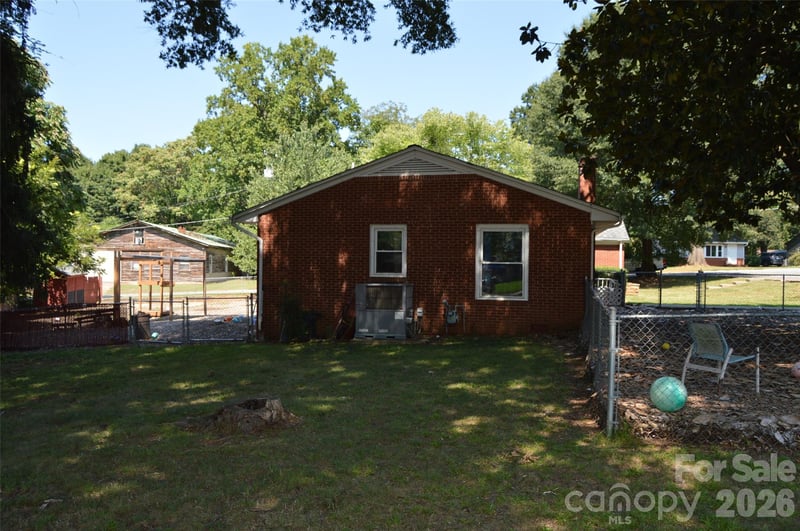 437 Hillcrest Rd, Statesville, NC 28677