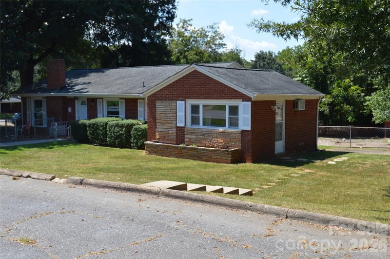 437 Hillcrest Rd, Statesville, NC 28677