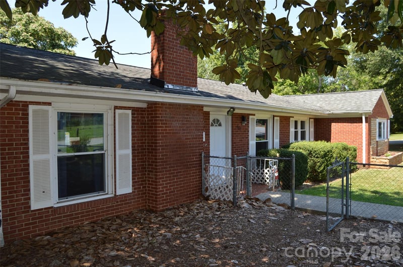 437 Hillcrest Rd, Statesville, NC 28677