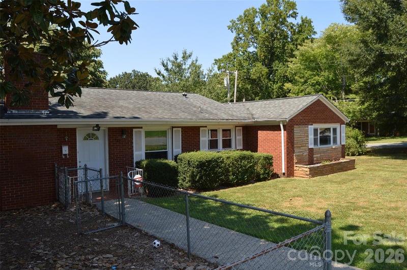 437 Hillcrest Rd, Statesville, NC 28677
