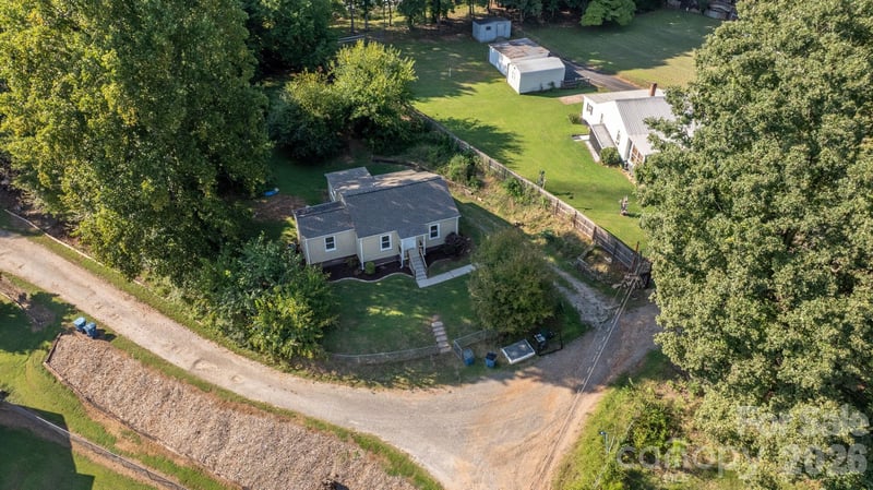 3221 1st Avenue Dr SE, Conover, NC 28613