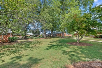 4703 Woodlark Ln, Charlotte, NC 28211