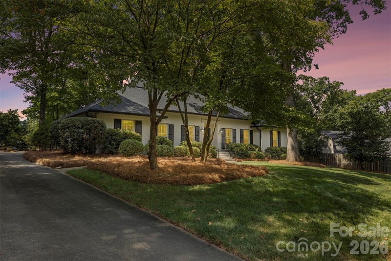 1009 Bearmore Dr, Charlotte, NC 28211