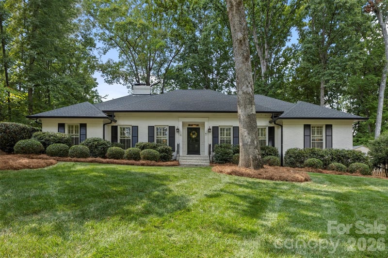 1009 Bearmore Dr, Charlotte, NC 28211