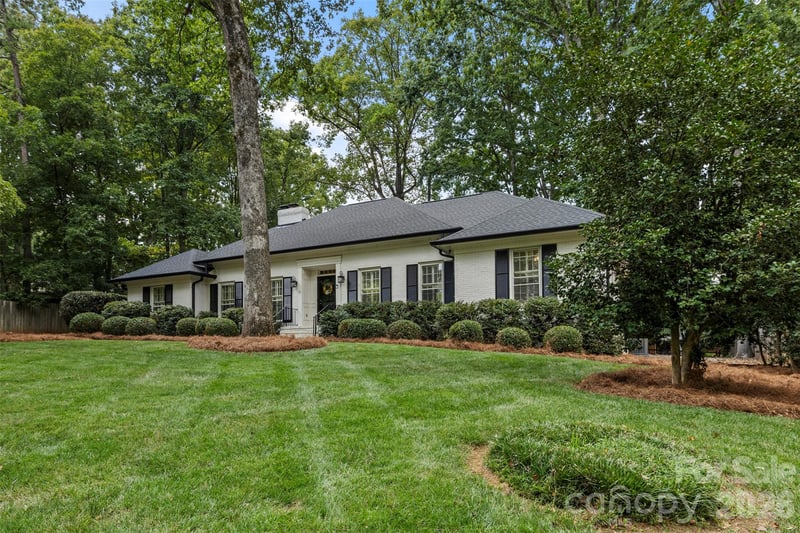 1009 Bearmore Dr, Charlotte, NC 28211