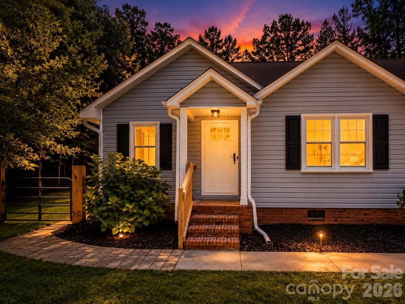 806 Costner St, Lowell, NC 28098