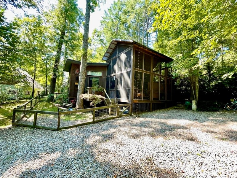 97 Fairway Dr, Black Mountain, NC 28711