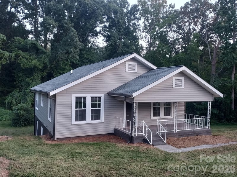 2115 Newton Dr, Statesville, NC 28677