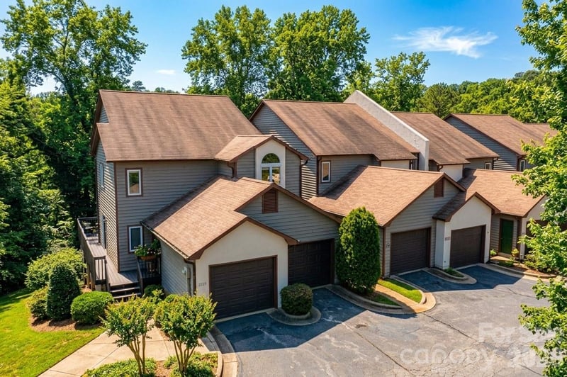 2231 6th St NW #16, Hickory, NC 28601
