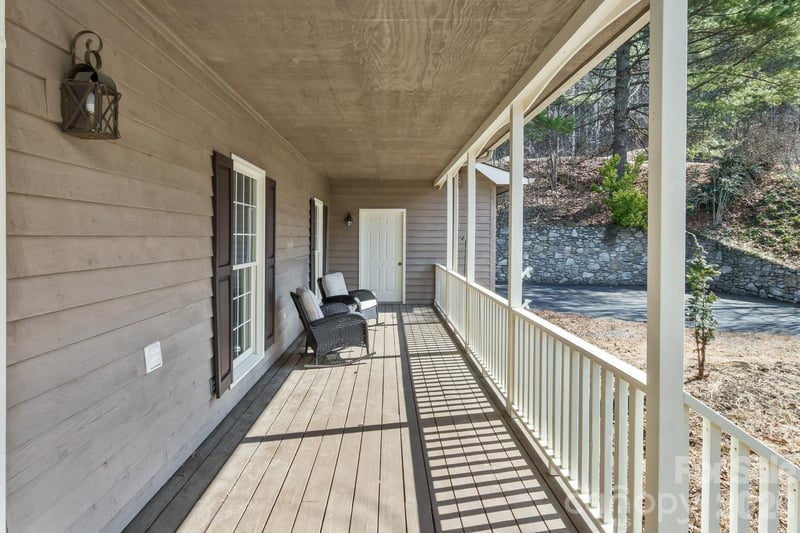 111 Sunny Ridge Dr, Asheville, NC 28804