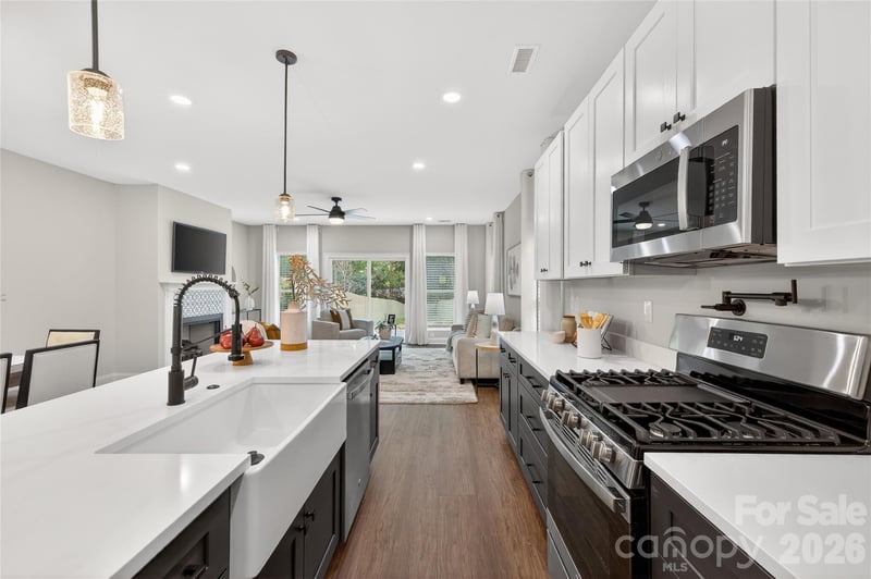 3217 Credenza Rd, Charlotte, NC 28208
