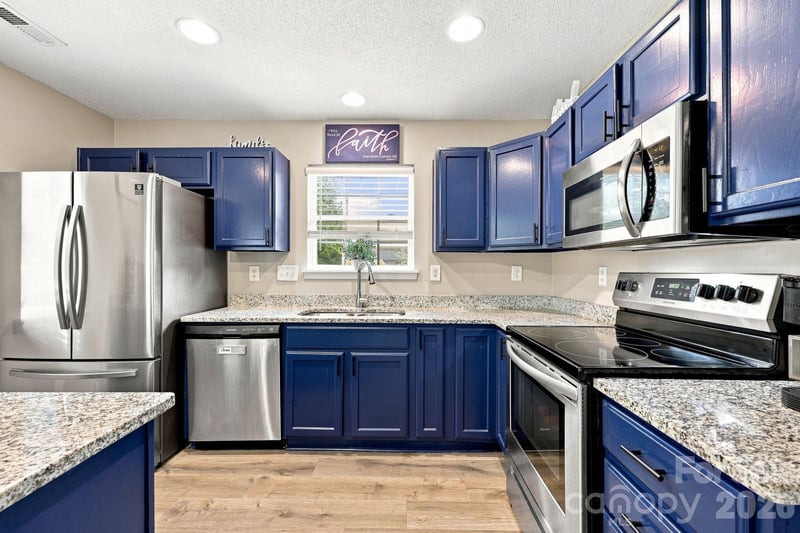 2826 Mayer House Ct, Charlotte, NC 28214
