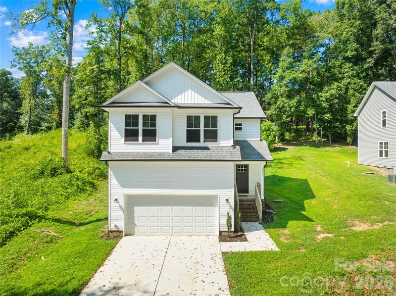 242 Valleybrook Ln, Troutman, NC 28166