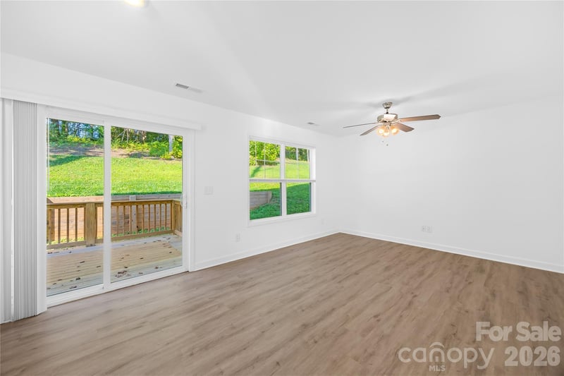 242 Valleybrook Ln, Troutman, NC 28166
