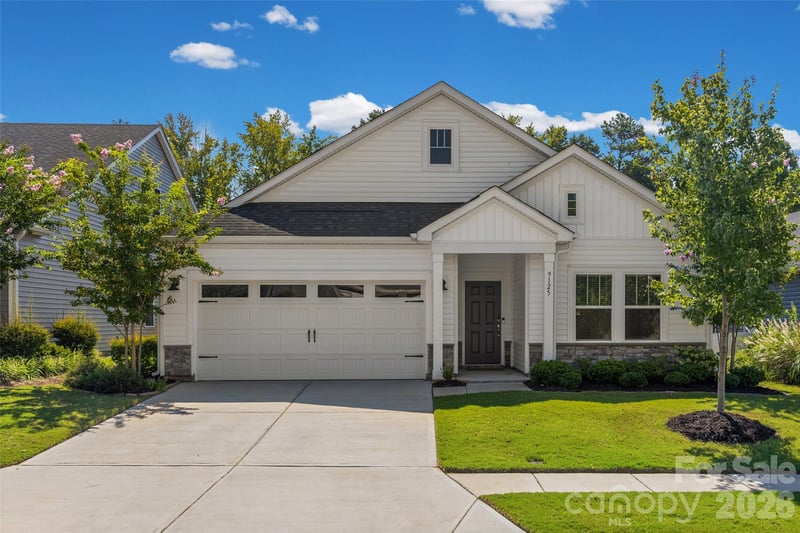 9125 Myrna Dr, Gastonia, NC 28056