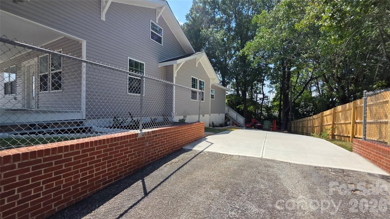 406 S Market St, Lancaster, SC 29720