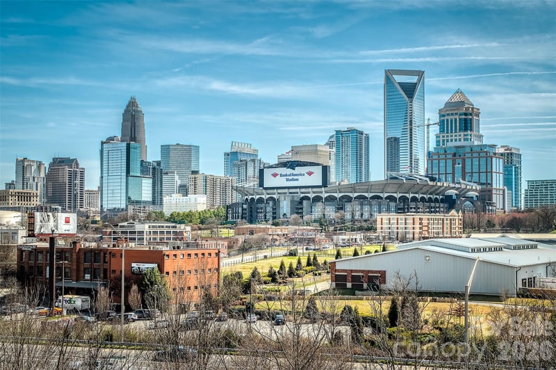 1101 W 1st St #211, Charlotte, NC 28202