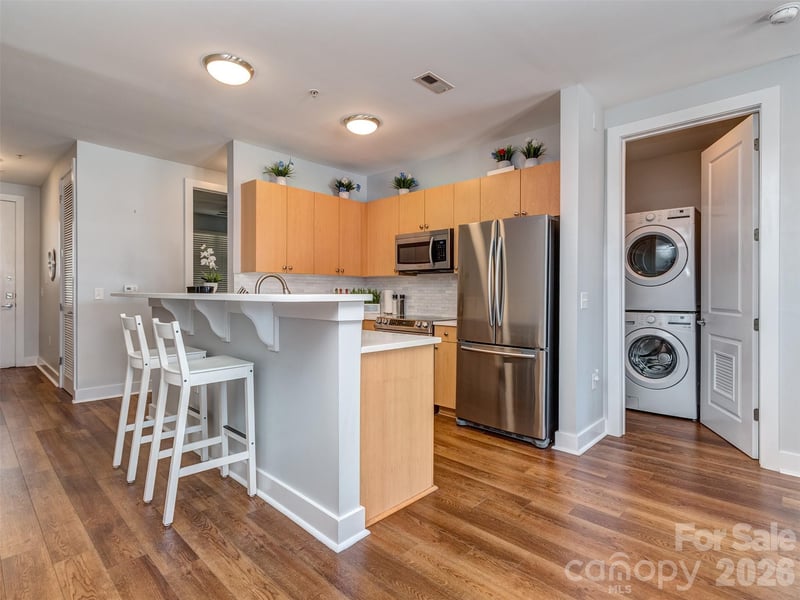 1101 W 1st St #211, Charlotte, NC 28202