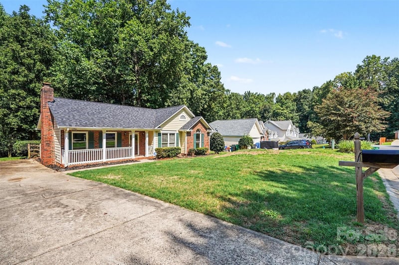 7225 Mcteal Pl, Charlotte, NC 28262
