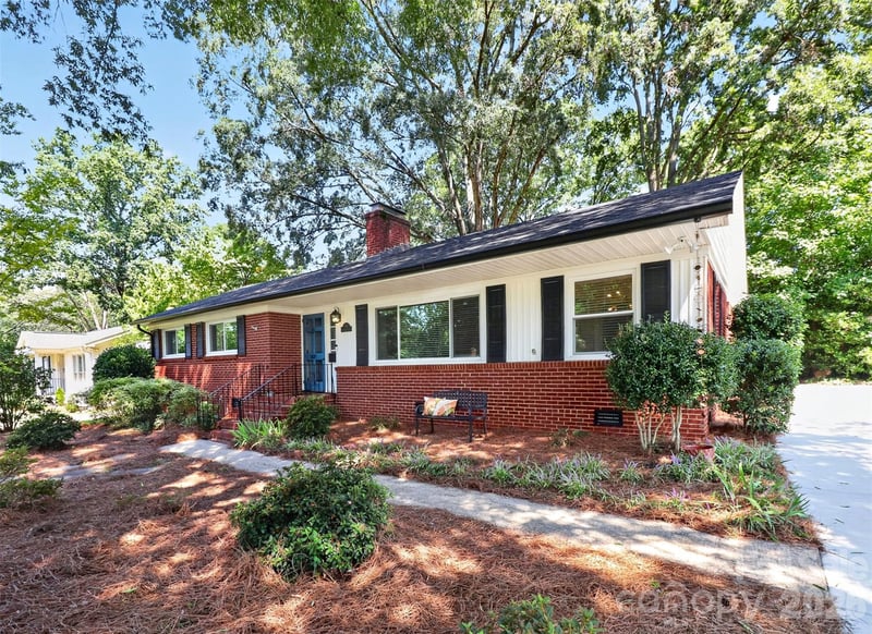 831 Faircrest Dr, Charlotte, NC 28210