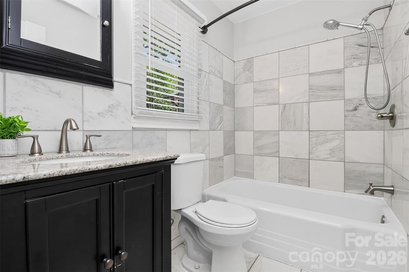831 Faircrest Dr, Charlotte, NC 28210