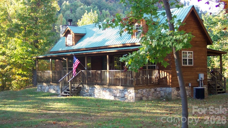 10 Camp Elliott Rd, Black Mountain, NC 28711