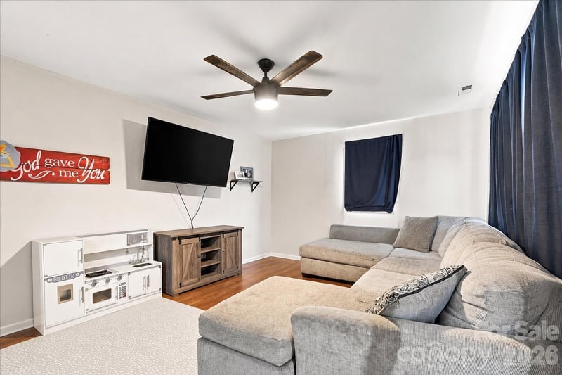 305 Poplar St, Gaffney, SC 29341