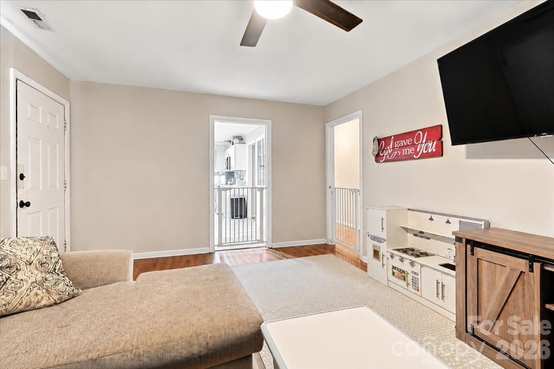305 Poplar St, Gaffney, SC 29341