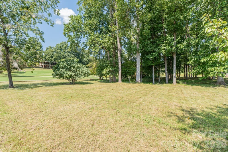 1074 Country Club Dr, Cherryville, NC 28021
