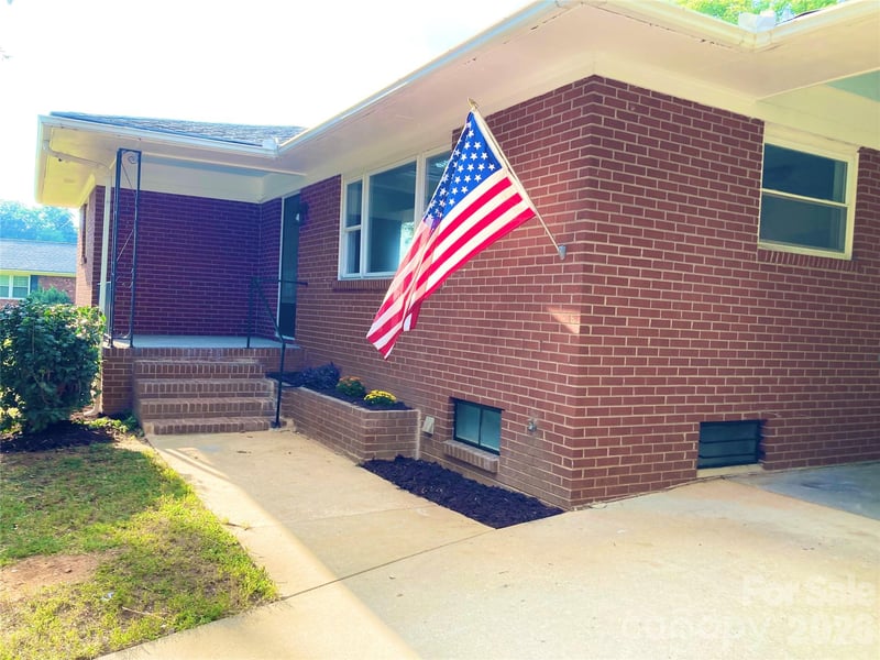106 Hawkinstown Rd, Salisbury, NC 28144