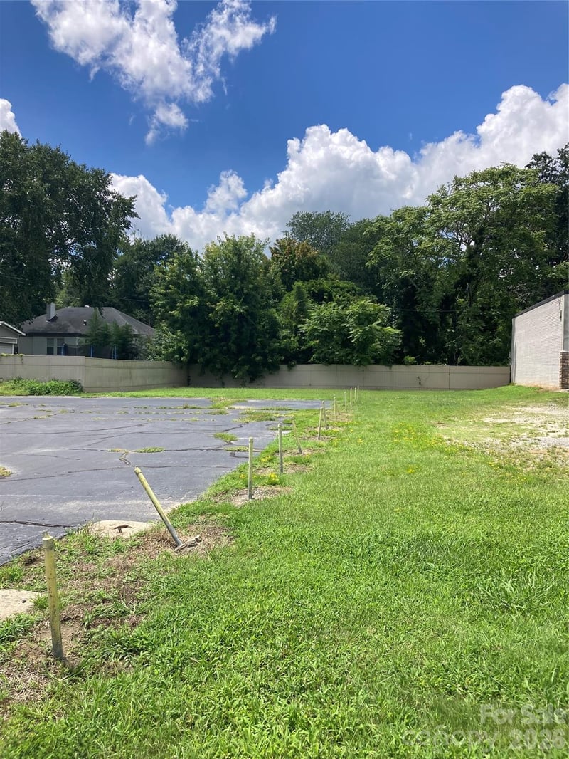 1201 N Cannon Blvd, Kannapolis, NC 28082