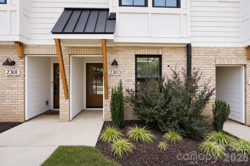 2303 Rozzelles Ferry Rd, Charlotte, NC 28208