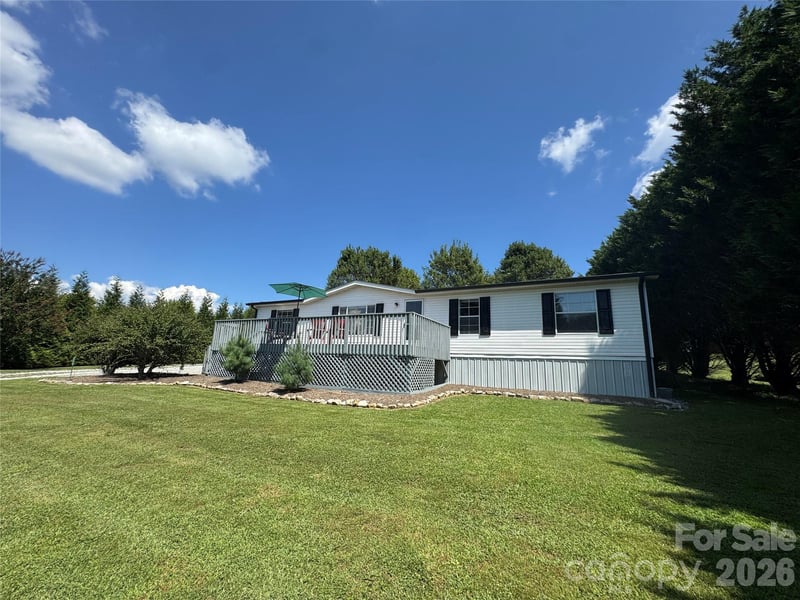 51 Little Hungry Rd, Hendersonville, NC 28792