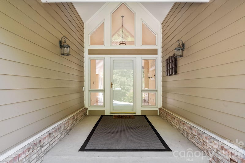 324 Dawnbrook Dr, Flat Rock, NC 28731