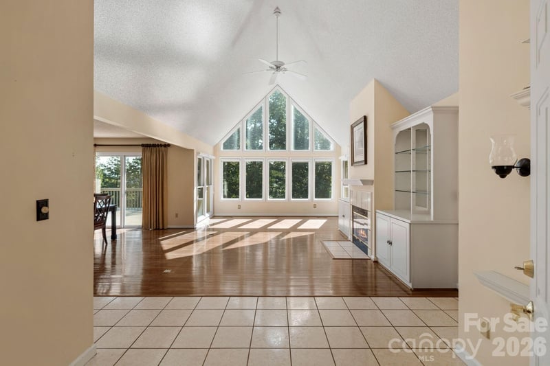 324 Dawnbrook Dr, Flat Rock, NC 28731