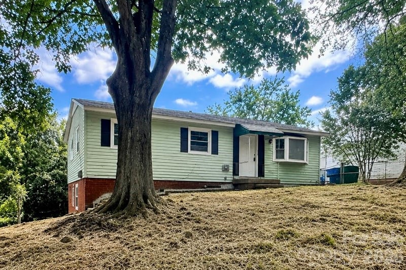 2756 Coronet Way, Charlotte, NC 28208