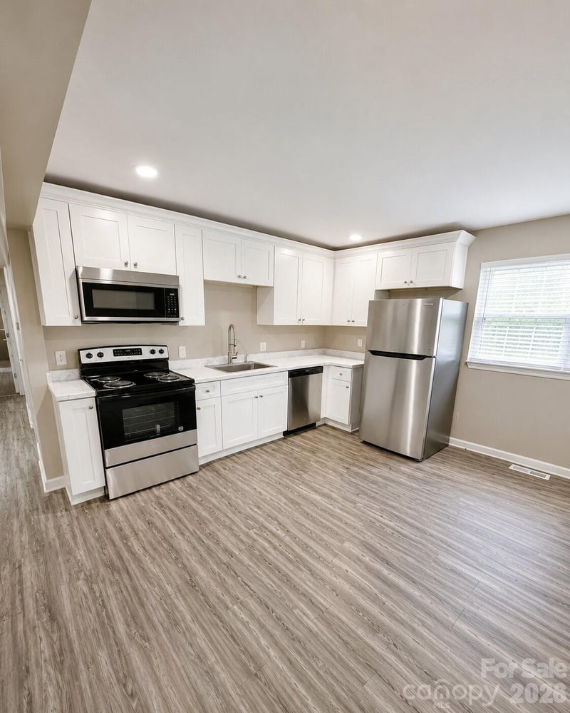 2756 Coronet Way, Charlotte, NC 28208
