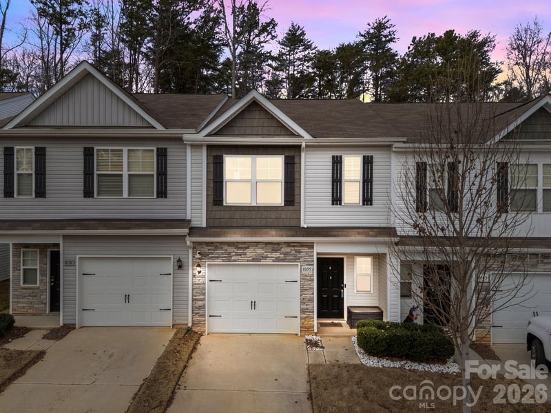8105 Alderton Ln, Charlotte, NC 28215