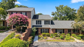 921 21st Ave NE, Hickory, NC 28601