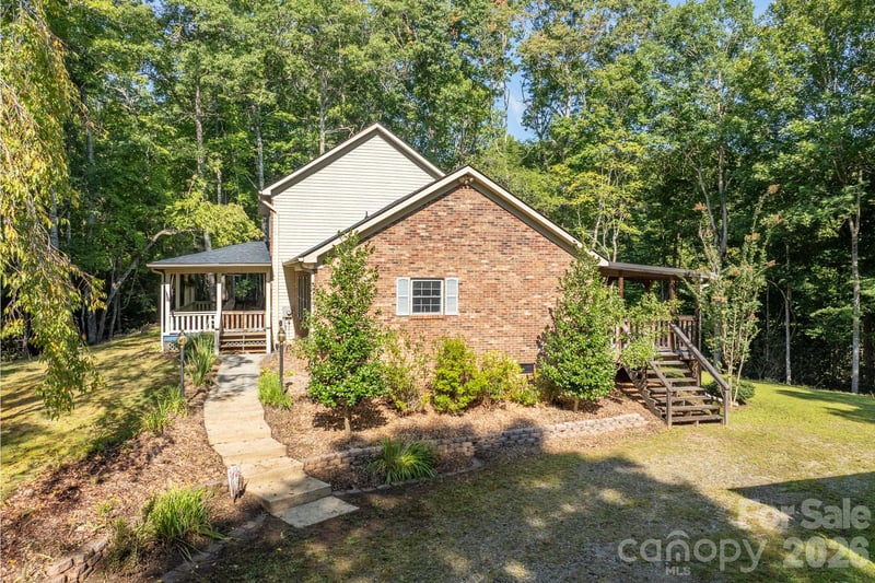 1886 Tanasee Gap Rd, Balsam Grove, NC 28708