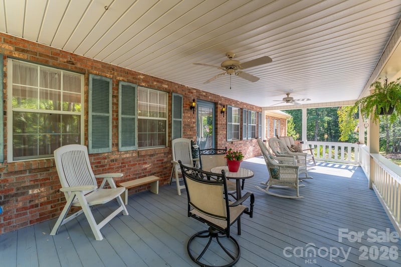 1886 Tanasee Gap Rd, Balsam Grove, NC 28708