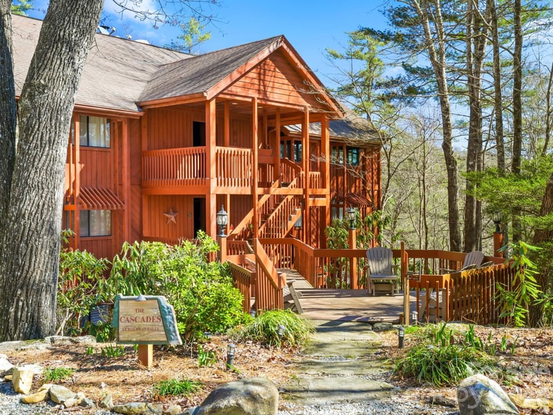 221 Toxaway Falls Dr #1, Lake Toxaway, NC 28747