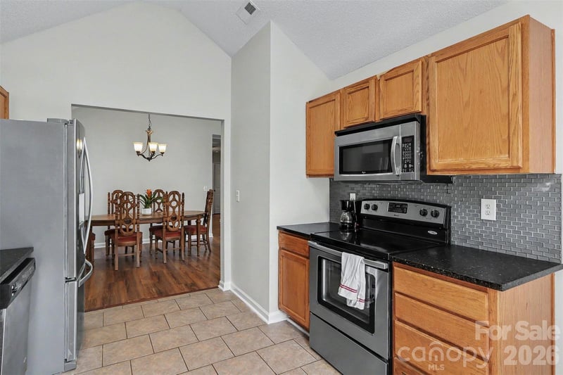 416 Mcginn Grove Dr, Charlotte, NC 28216