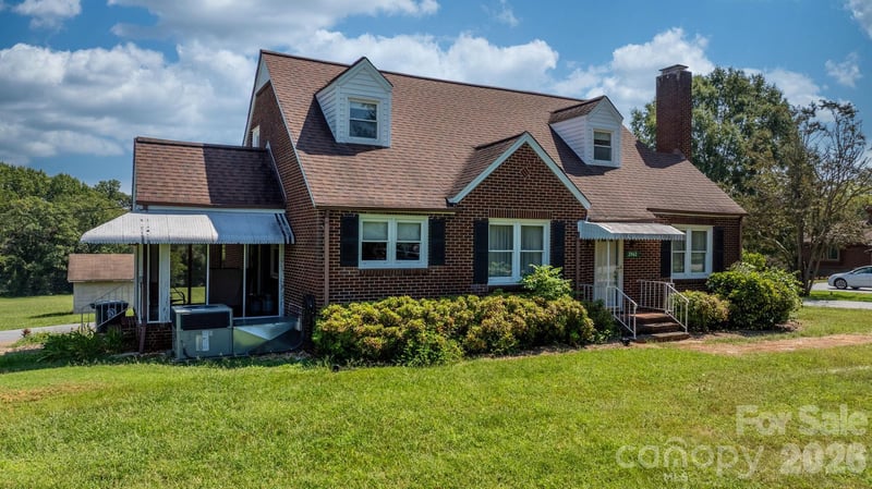3962 Startown Rd, Newton, NC 28658