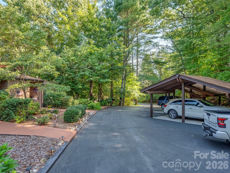 58 Timbertop Ln, Etowah, NC 28729