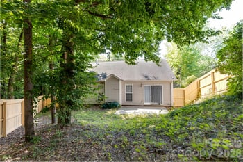 7917 Pebbleridge Dr, Charlotte, NC 28212
