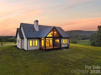 144 Golden Pasture Dr, Fletcher, NC 28732