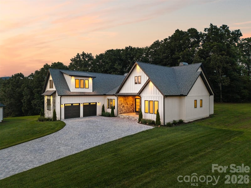 144 Golden Pasture Dr, Fletcher, NC 28732