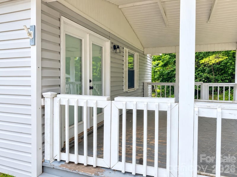 93 Valley View Cir, Waynesville, NC 28786