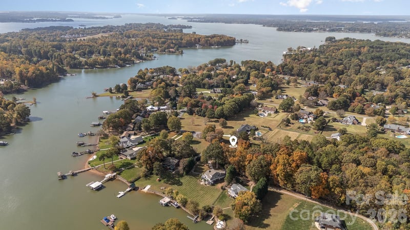 332 Queens Cove Rd, Mooresville, NC 28117